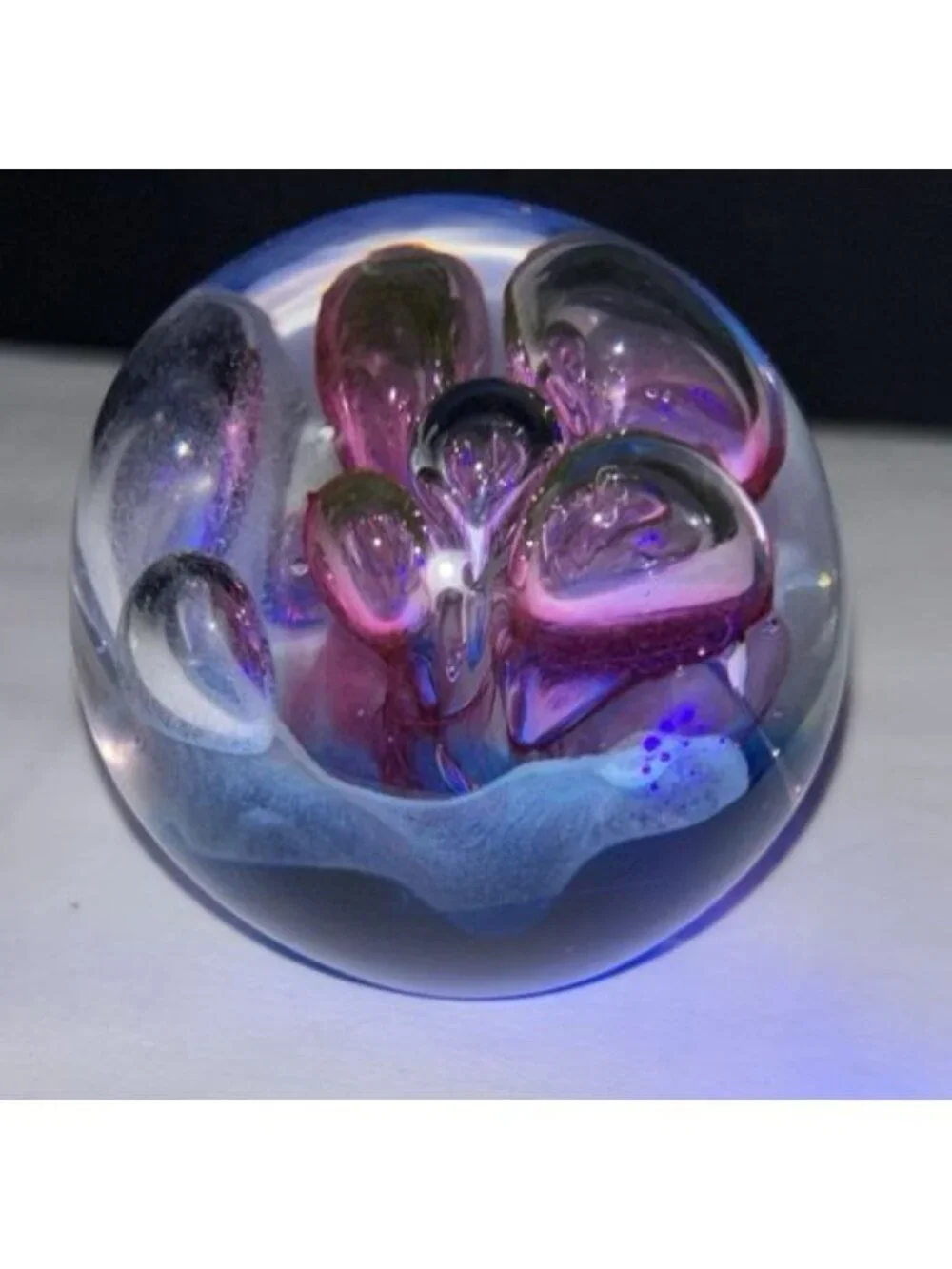 Dynasty Gallery Paperweight Collectible Handcrafted Art Glass Glows 2.5